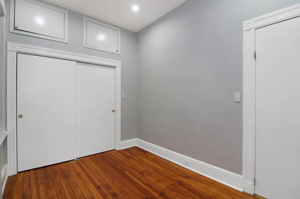 304 24TH ST Union City, NJ 07087