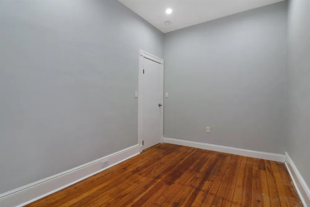 304 24TH ST Union City, NJ 07087