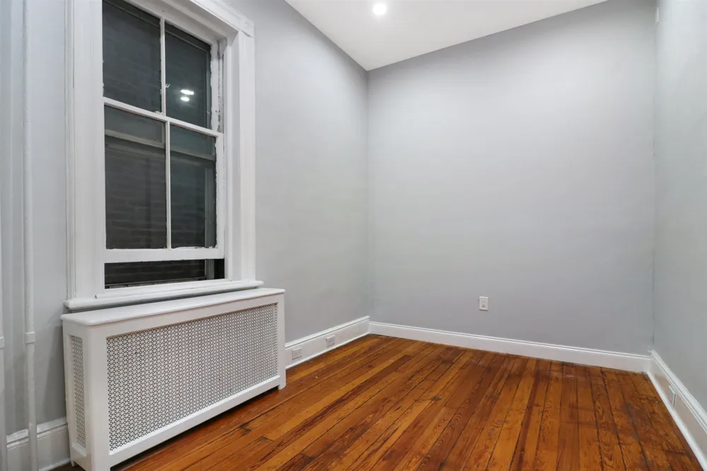 304 24TH ST Union City, NJ 07087