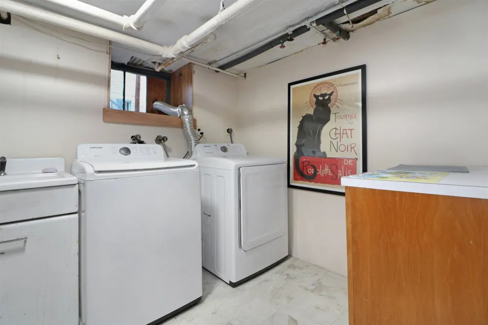 304 24TH ST Union City, NJ 07087