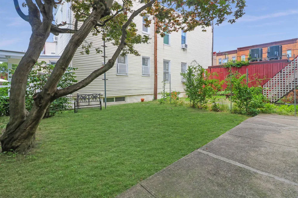 304 24TH ST Union City, NJ 07087