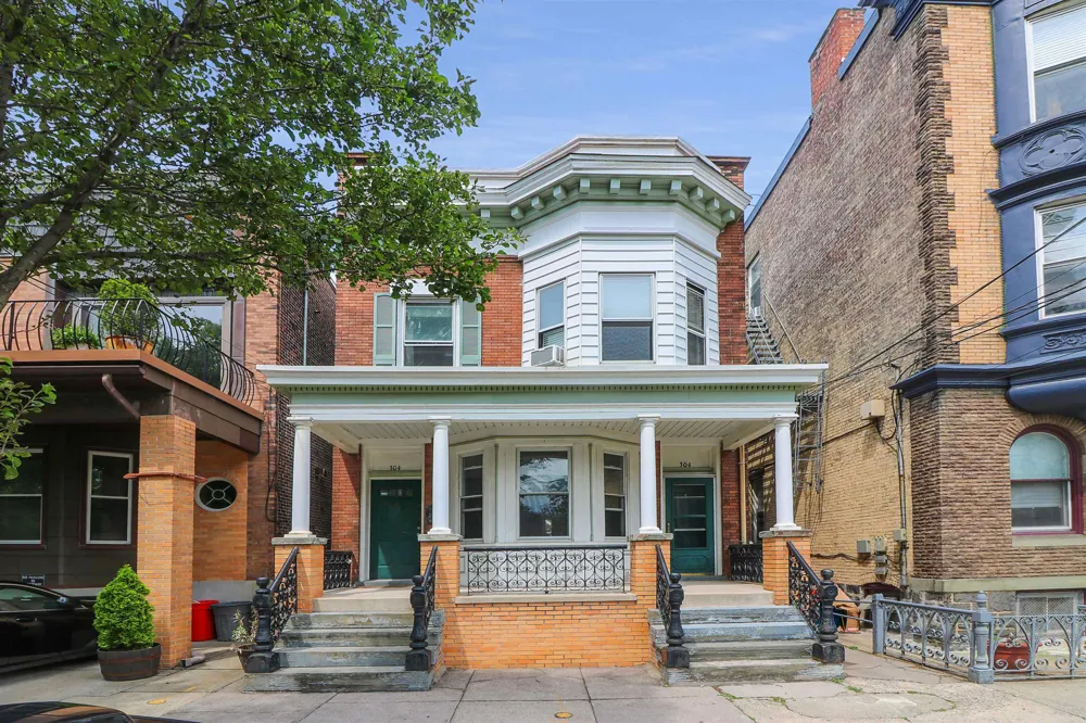 304 24TH ST Union City, NJ 07087