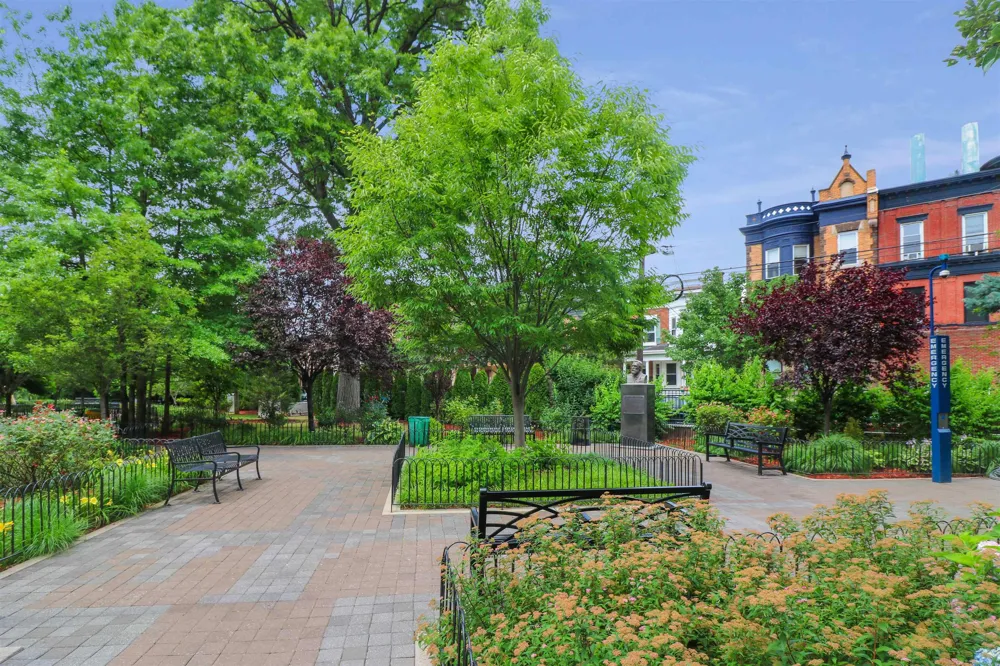304 24TH ST Union City, NJ 07087