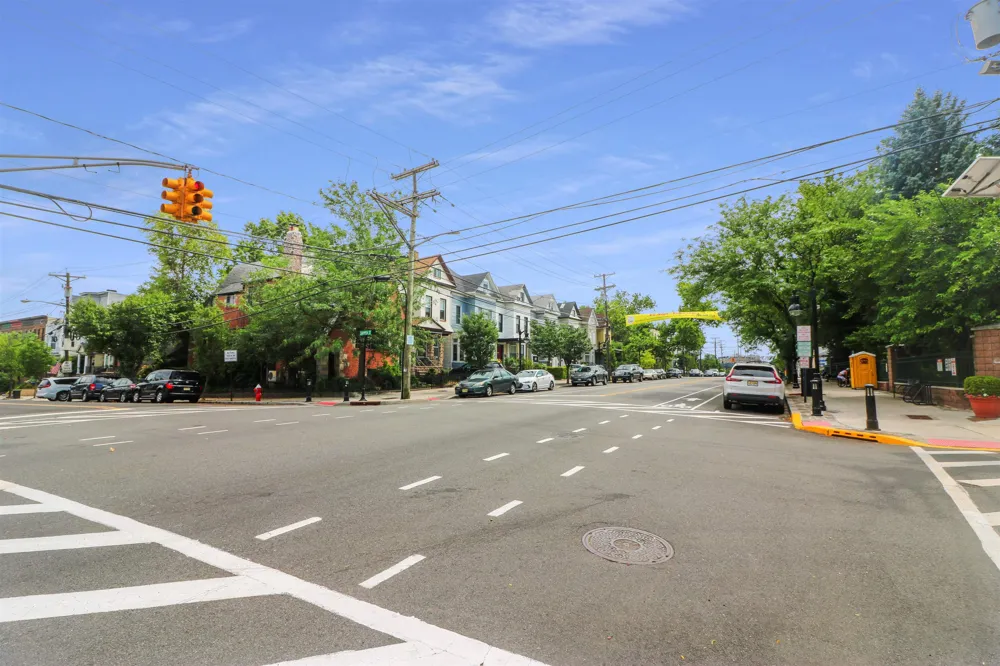 304 24TH ST Union City, NJ 07087