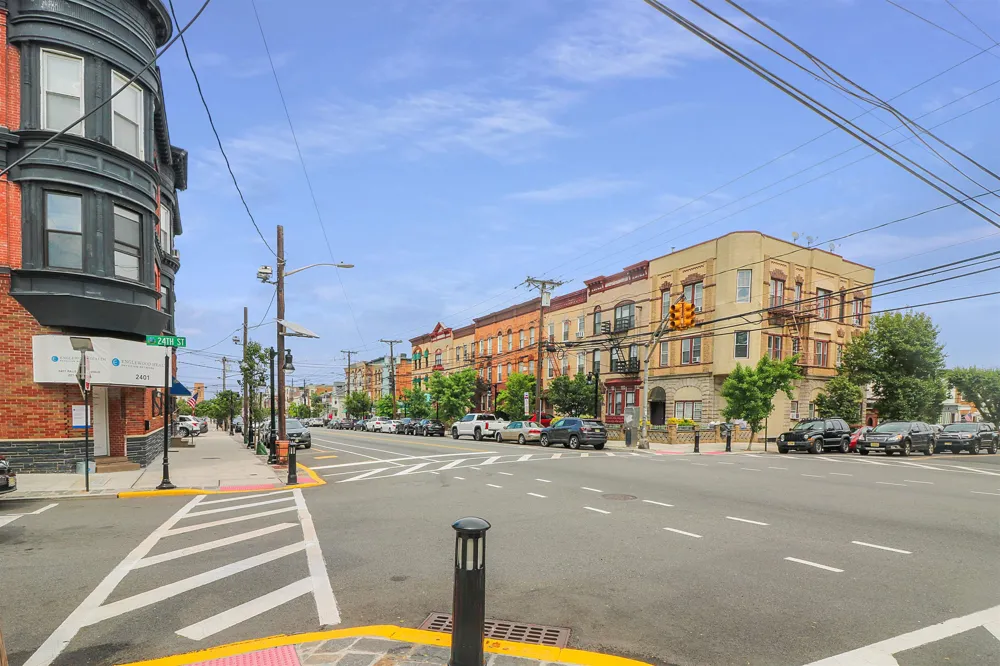 304 24TH ST Union City, NJ 07087
