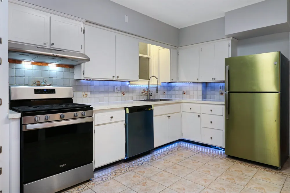 304 24TH ST Union City, NJ 07087