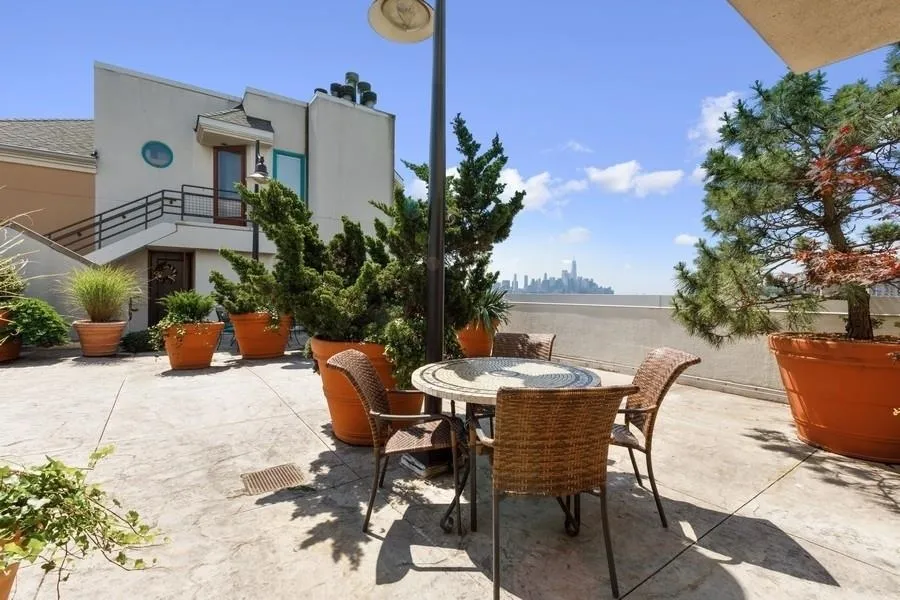 600 HARBOR BLVD Weehawken, NJ 07086