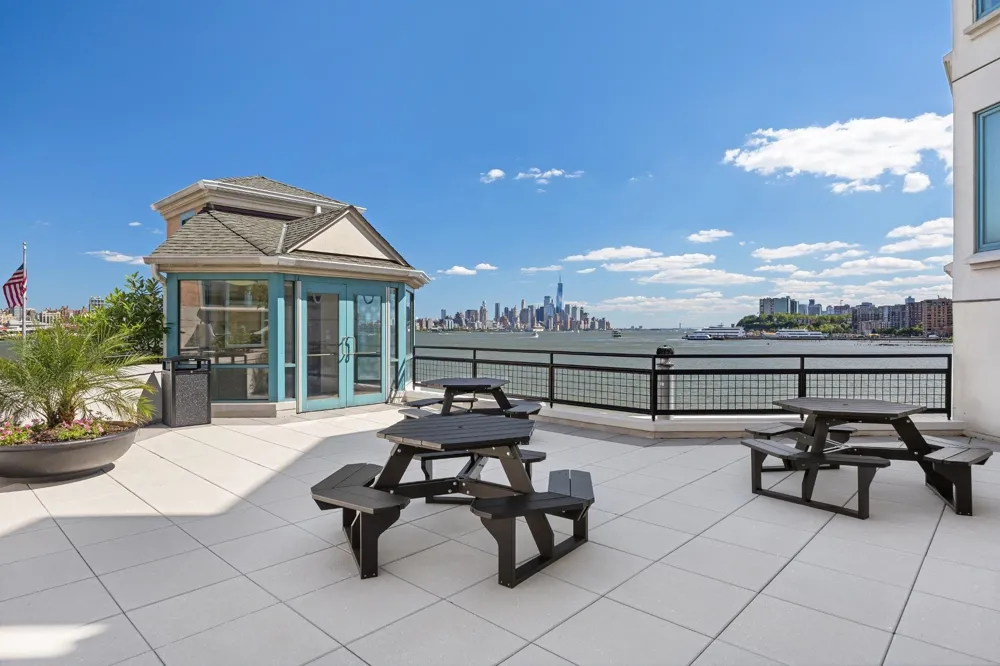 600 HARBOR BLVD Weehawken, NJ 07086