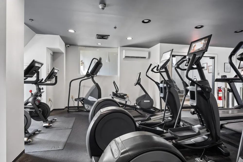 600 HARBOR BLVD Weehawken, NJ 07086