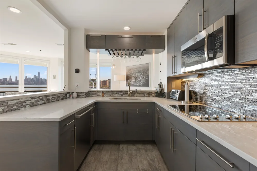 600 HARBOR BLVD Weehawken, NJ 07086