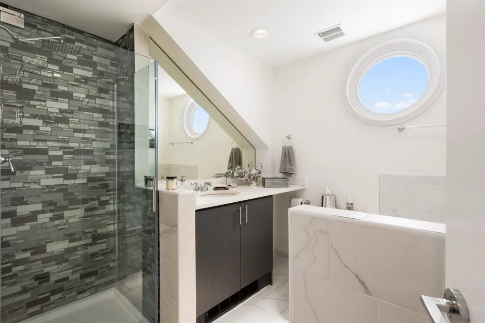 600 HARBOR BLVD Weehawken, NJ 07086