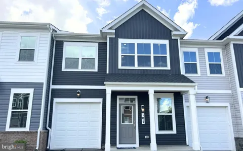 107 HEIRLOOM WAY