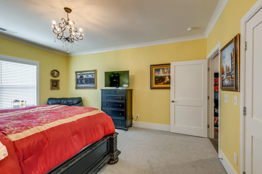 1012 Keeneland Dr Gallatin, TN 37066