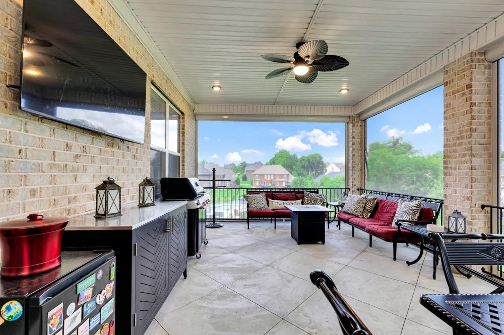 1012 Keeneland Dr Gallatin, TN 37066