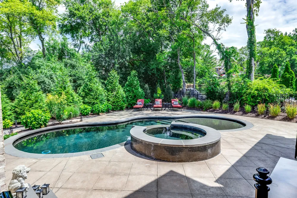 1012 Keeneland Dr Gallatin, TN 37066