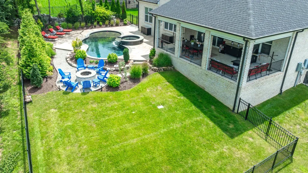 1012 Keeneland Dr Gallatin, TN 37066
