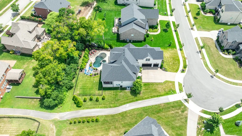 1012 Keeneland Dr Gallatin, TN 37066