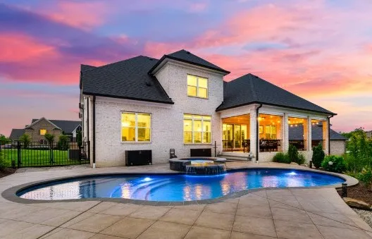 1012 Keeneland Dr Gallatin, TN 37066