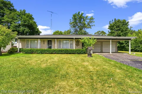 1049 E Hill Road