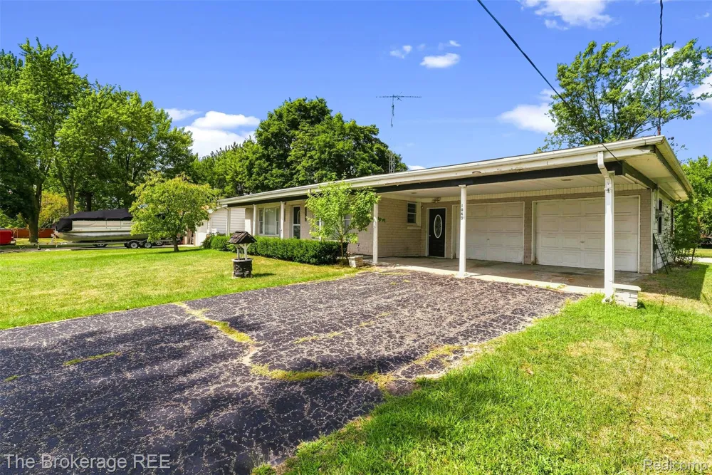 1049 E Hill Road Grand Blanc Charter Township, MI 48439