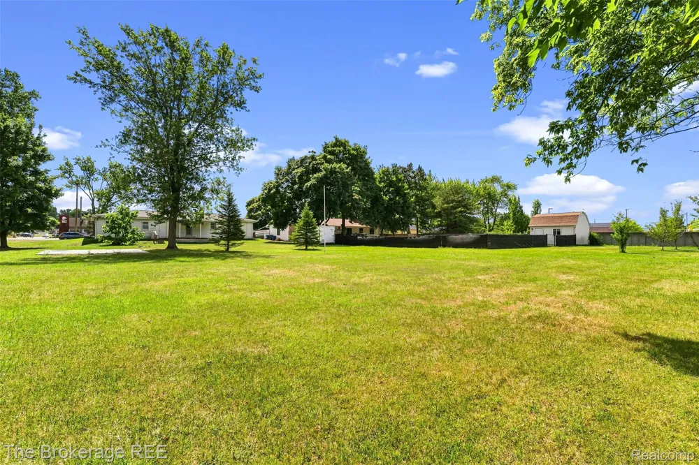 1049 E Hill Road Grand Blanc Charter Township, MI 48439