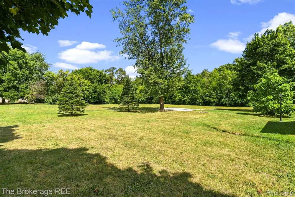 1049 E Hill Road Grand Blanc Charter Township, MI 48439