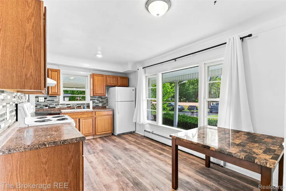 1049 E Hill Road Grand Blanc Charter Township, MI 48439