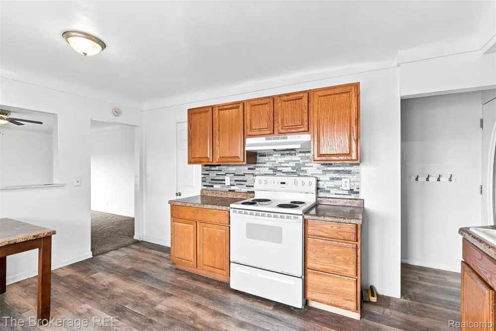 1049 E Hill Road Grand Blanc Charter Township, MI 48439