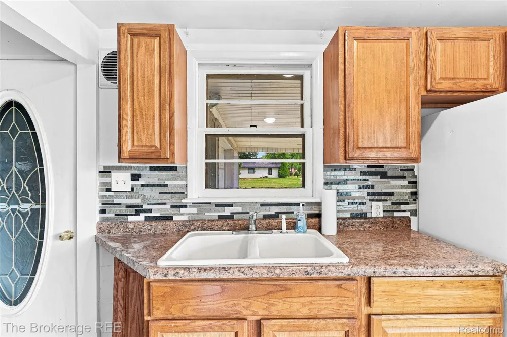 1049 E Hill Road Grand Blanc Charter Township, MI 48439