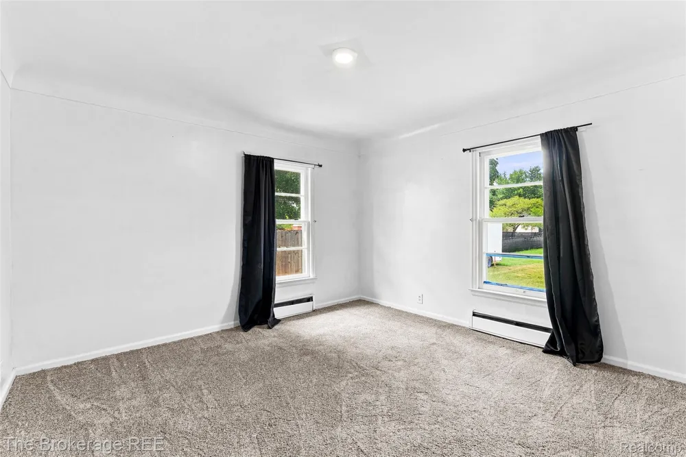 1049 E Hill Road Grand Blanc Charter Township, MI 48439