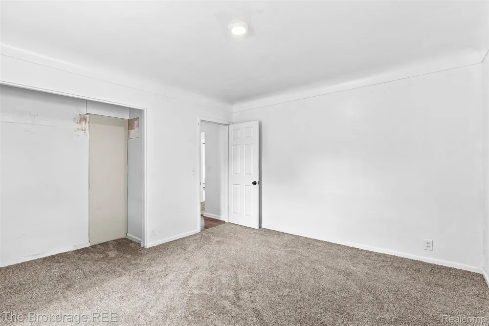 1049 E Hill Road Grand Blanc Charter Township, MI 48439