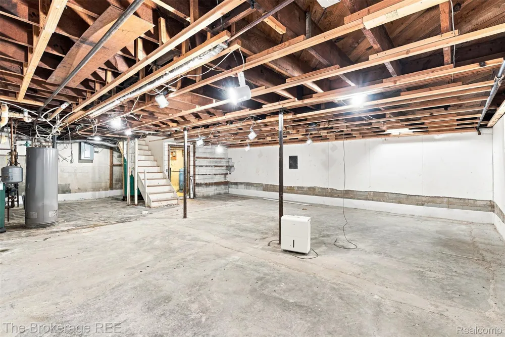 1049 E Hill Road Grand Blanc Charter Township, MI 48439