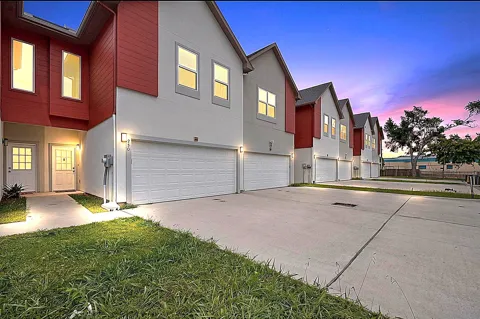 226 Heritage Court