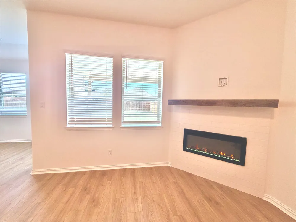 1609 Gulin Royse City, TX 75189