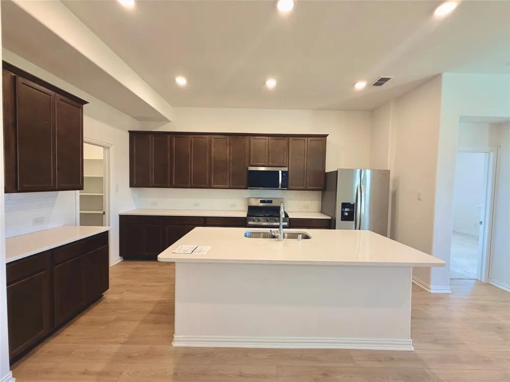 1609 Gulin Royse City, TX 75189