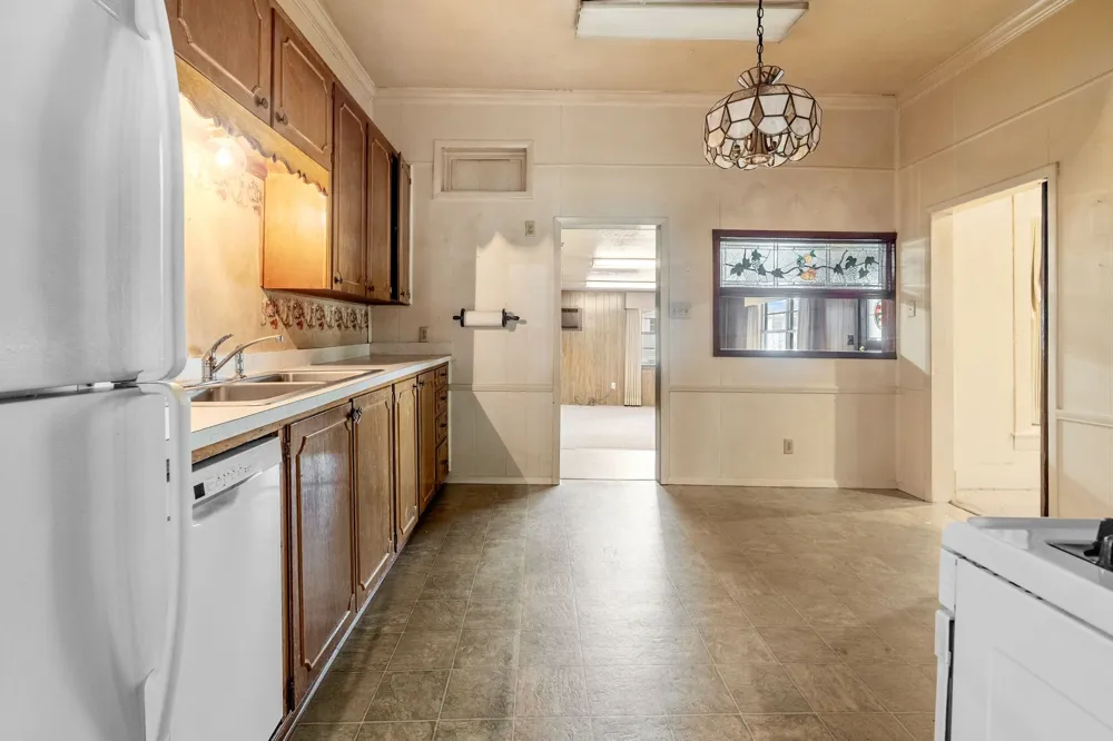 604 S Pearl Street Trenton, TX 75490