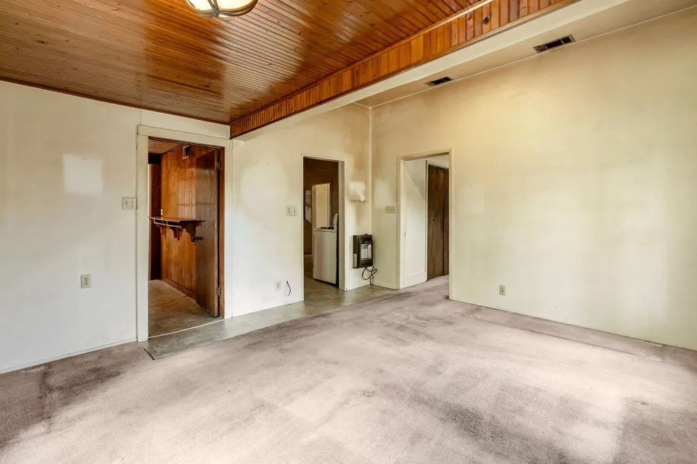 604 S Pearl Street Trenton, TX 75490