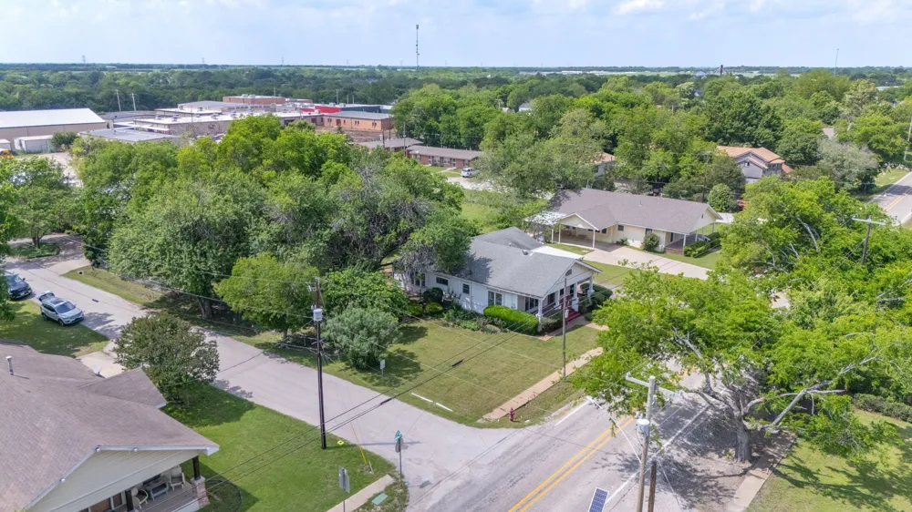 604 S Pearl Street Trenton, TX 75490