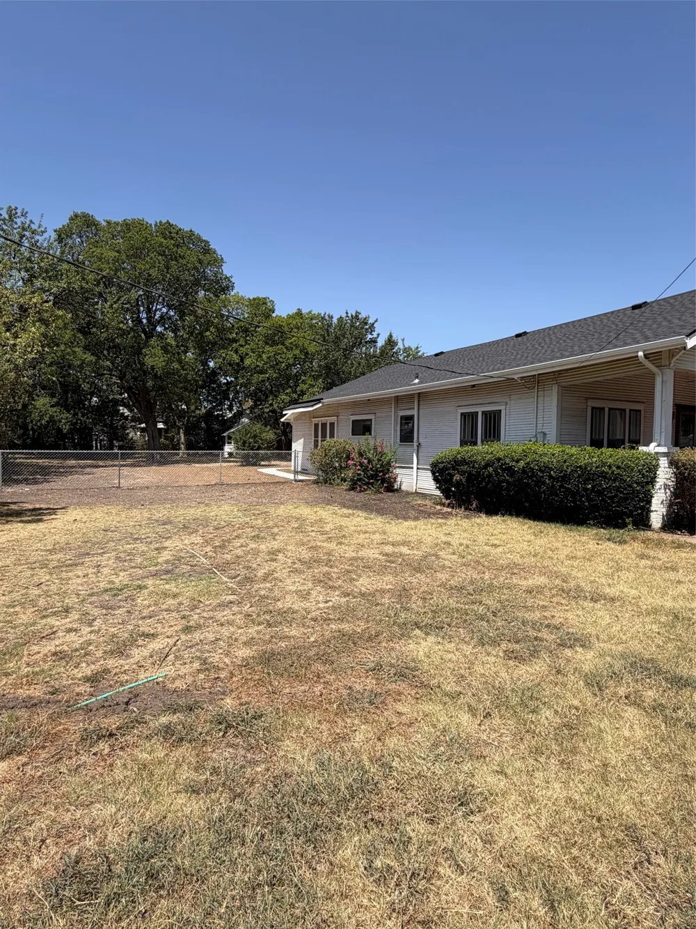 604 S Pearl Street Trenton, TX 75490