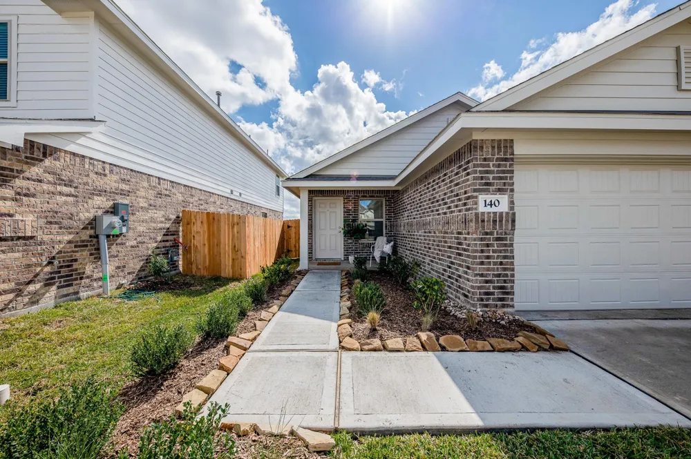 140 Austin Street Angleton, TX 77515