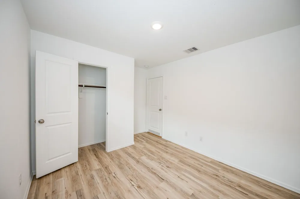 140 Austin Street Angleton, TX 77515