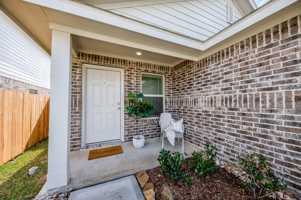 140 Austin Street Angleton, TX 77515