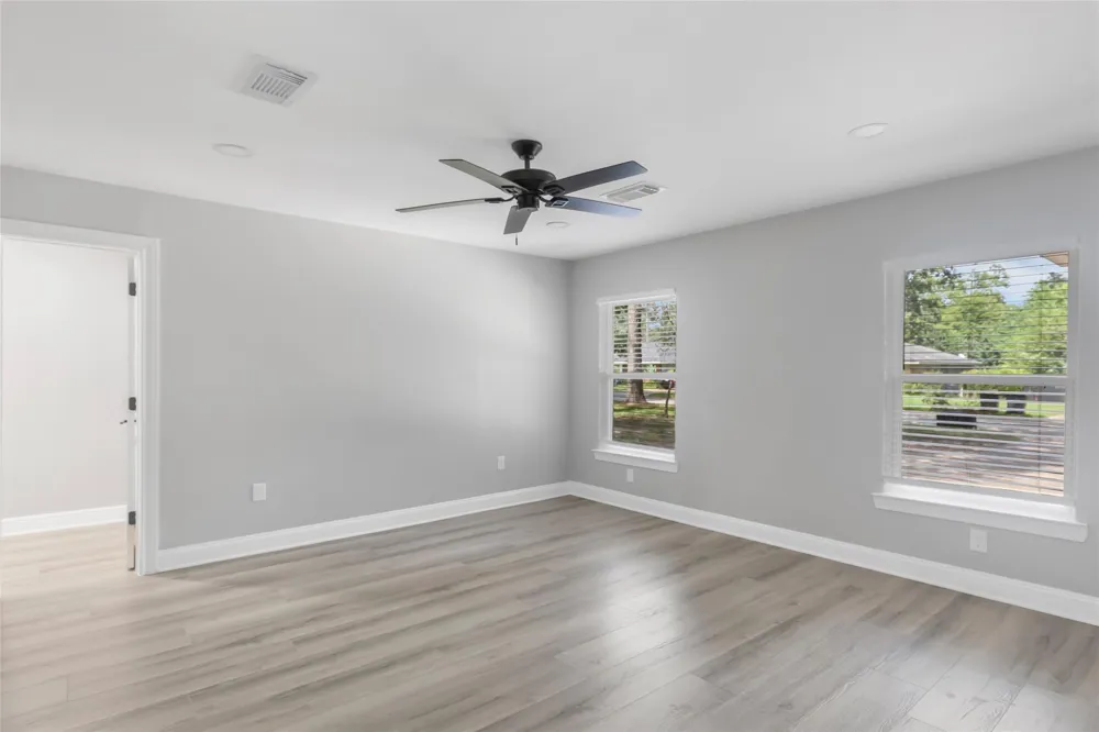 1711 Thompson Street Conroe, TX 77301