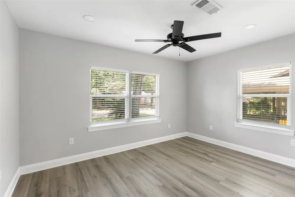 1711 Thompson Street Conroe, TX 77301