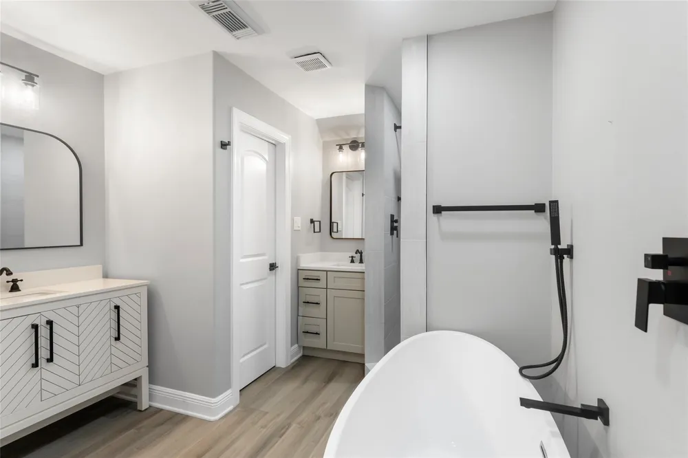 1711 Thompson Street Conroe, TX 77301