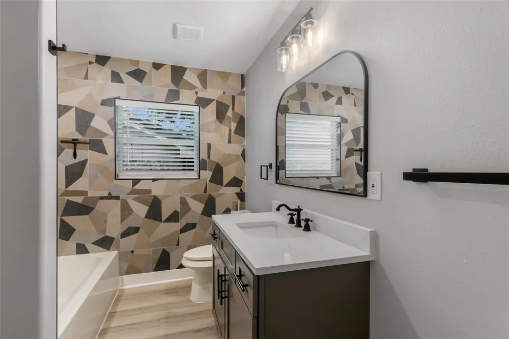 1711 Thompson Street Conroe, TX 77301