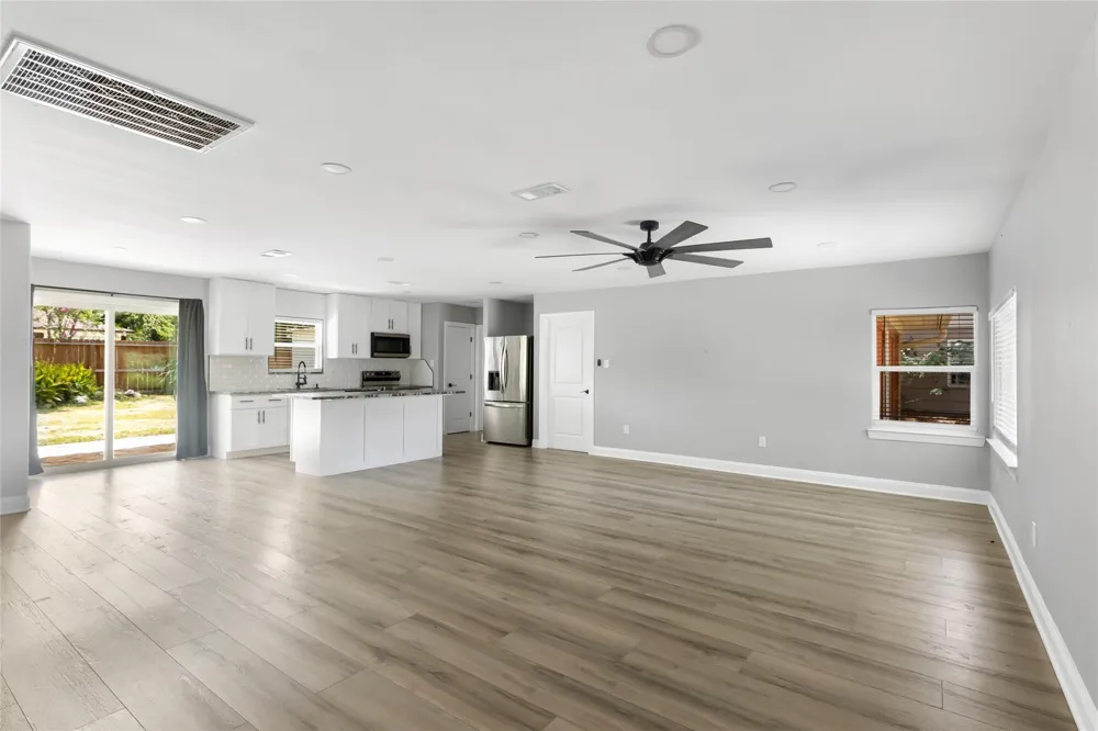1711 Thompson Street Conroe, TX 77301