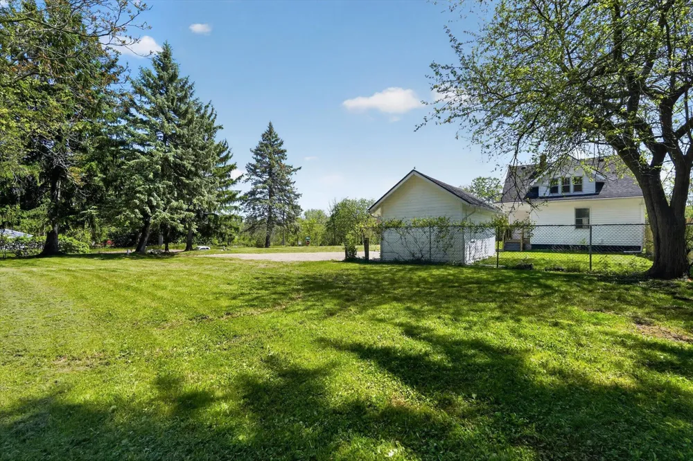 2106 S Grand Traverse Street Flint, MI 48503