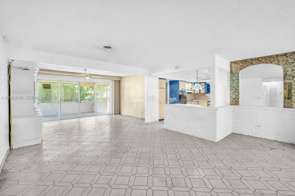 861 Holly Ln Plantation, FL 33317