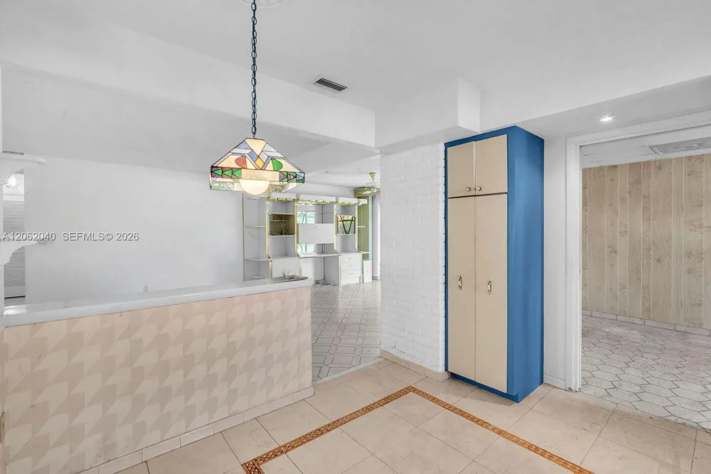 861 Holly Ln Plantation, FL 33317